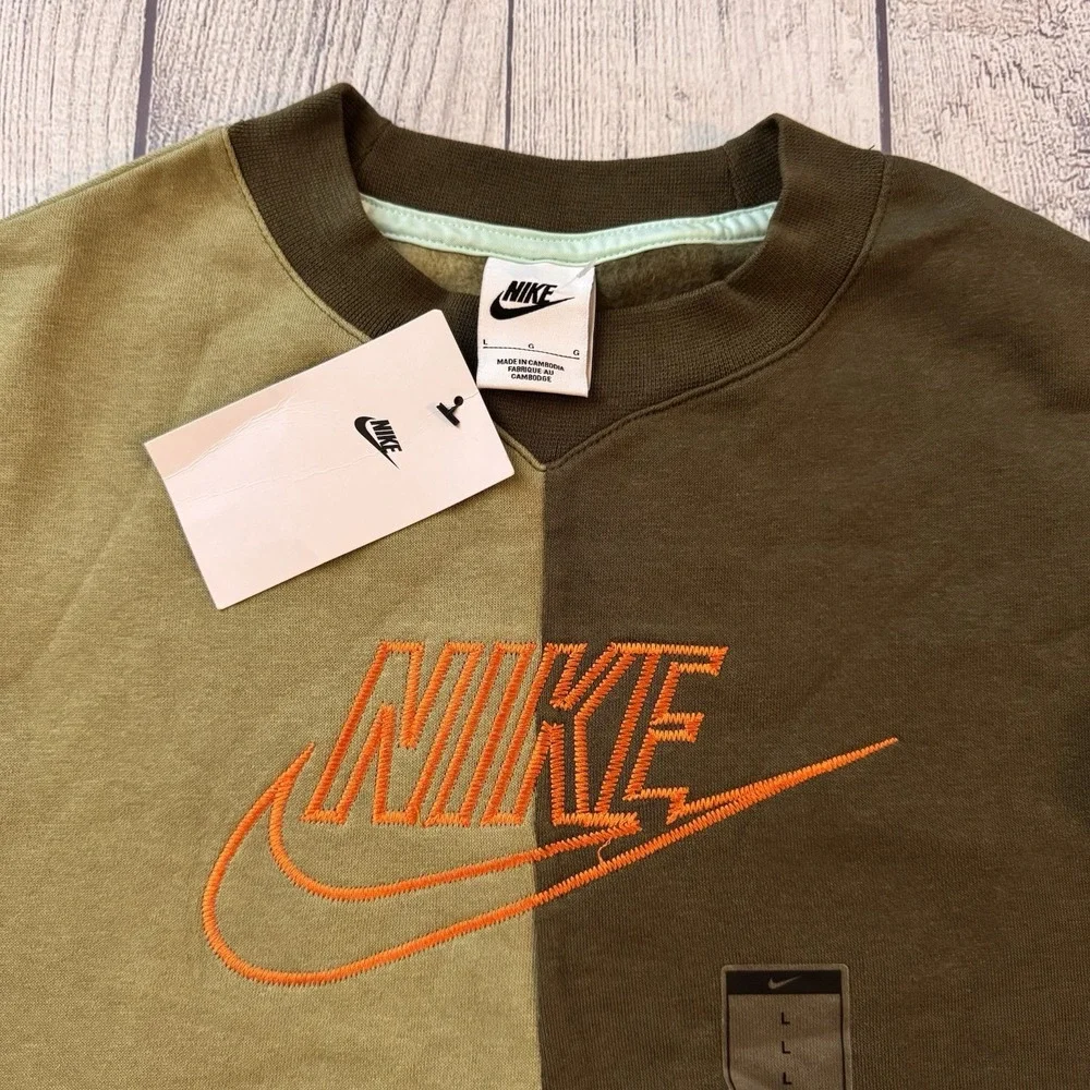 Nike Boys Fleece Colorblock Crewneck Pullover Sweatshirt Size Large NWT